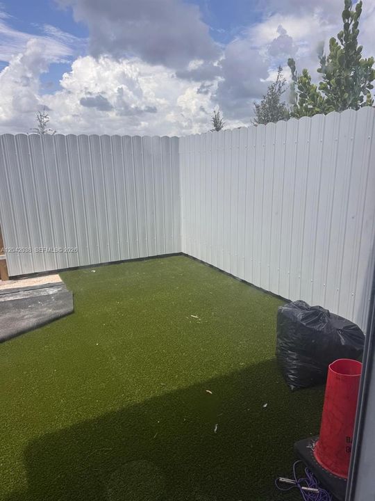 For Rent: $2,600 (3 beds, 2 baths, 1331 Square Feet)