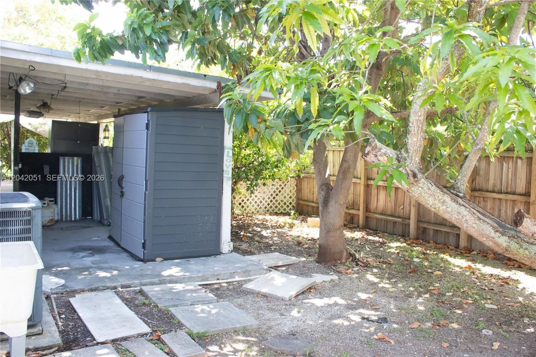 The yard is a lot more spacious than it may appear.