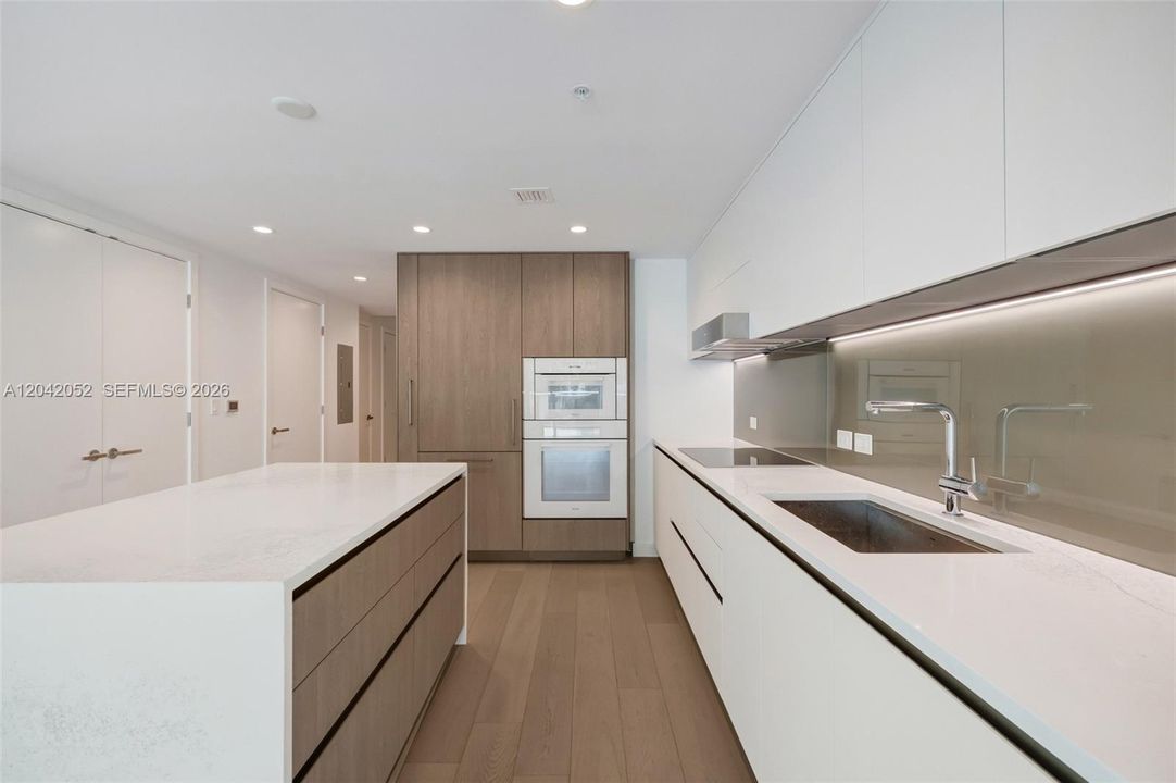 For Rent: $5,250 (1 beds, 2 baths, 1125 Square Feet)