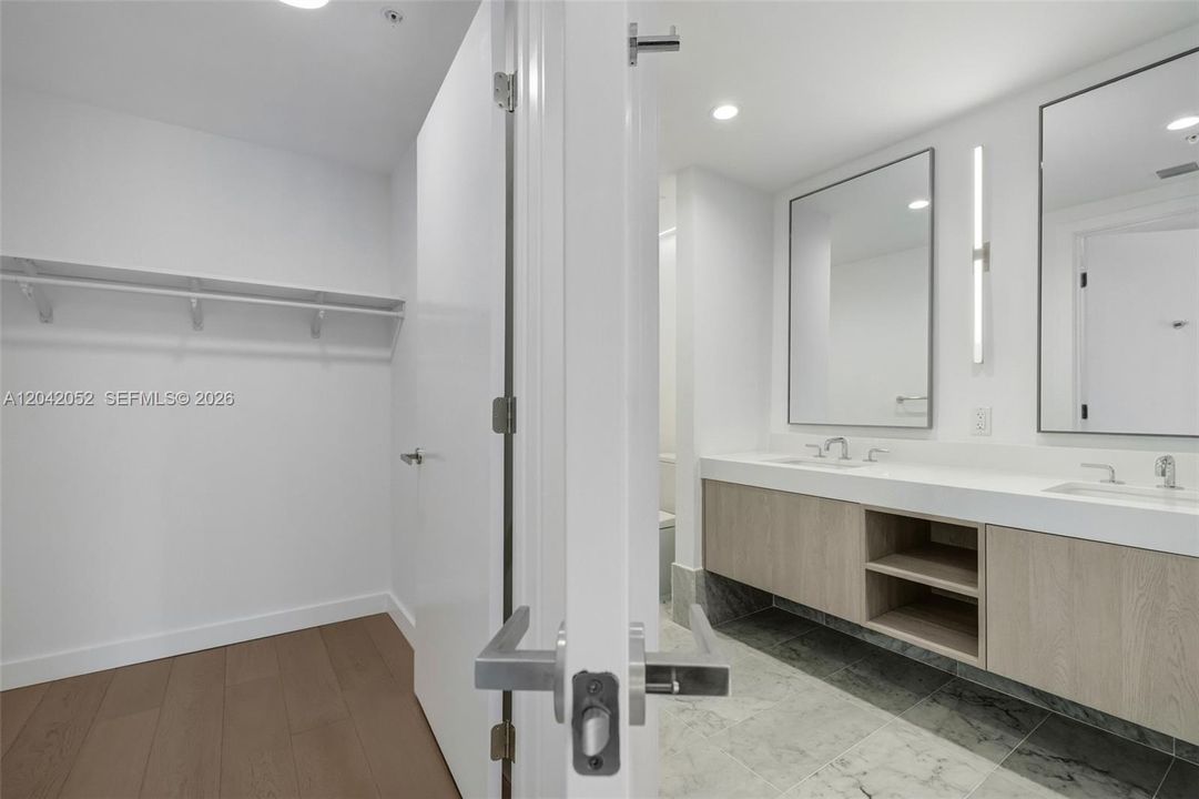 For Rent: $5,250 (1 beds, 2 baths, 1125 Square Feet)