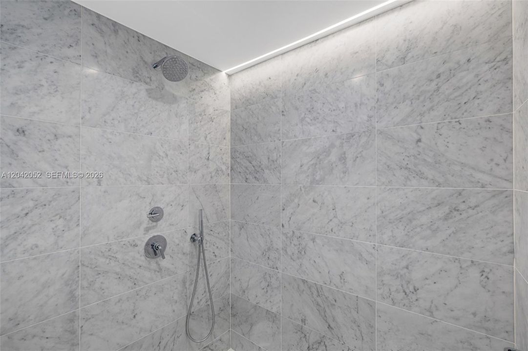 For Rent: $5,250 (1 beds, 2 baths, 1125 Square Feet)