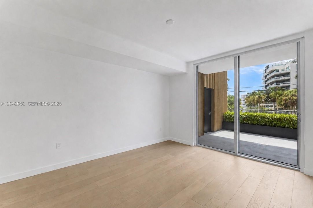 For Rent: $5,250 (1 beds, 2 baths, 1125 Square Feet)