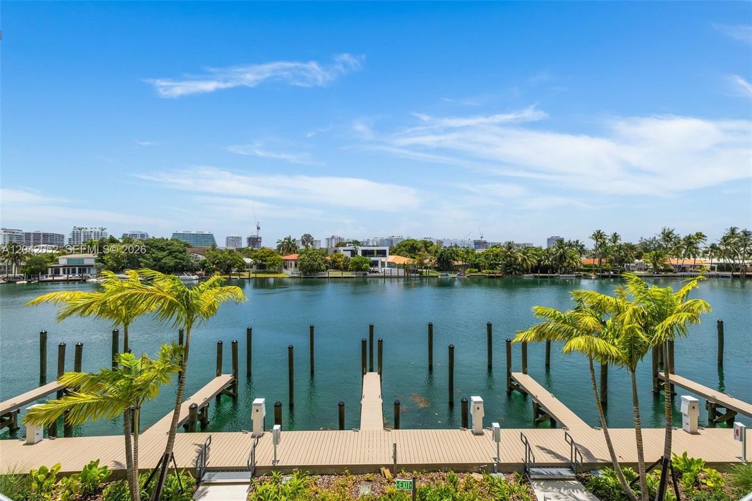 For Rent: $5,250 (1 beds, 2 baths, 1125 Square Feet)