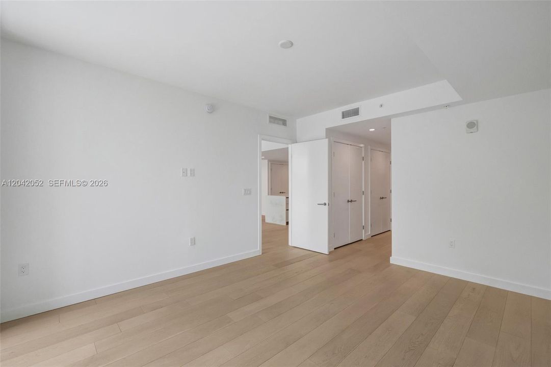 For Rent: $5,250 (1 beds, 2 baths, 1125 Square Feet)
