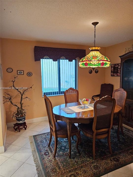 На продажу: $439,000 (2 спален, 2 ванн, 1697 Квадратных фут)