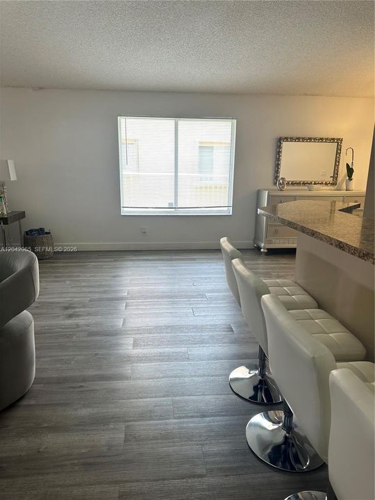 В аренду: $4,050 (3 спален, 2 ванн, 1390 Квадратных фут)