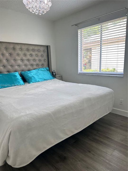 В аренду: $4,050 (3 спален, 2 ванн, 1390 Квадратных фут)