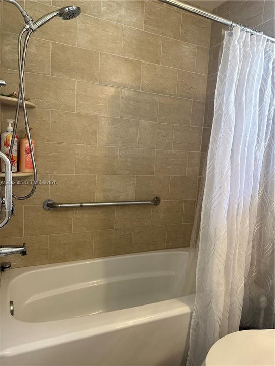 В аренду: $4,050 (3 спален, 2 ванн, 1390 Квадратных фут)