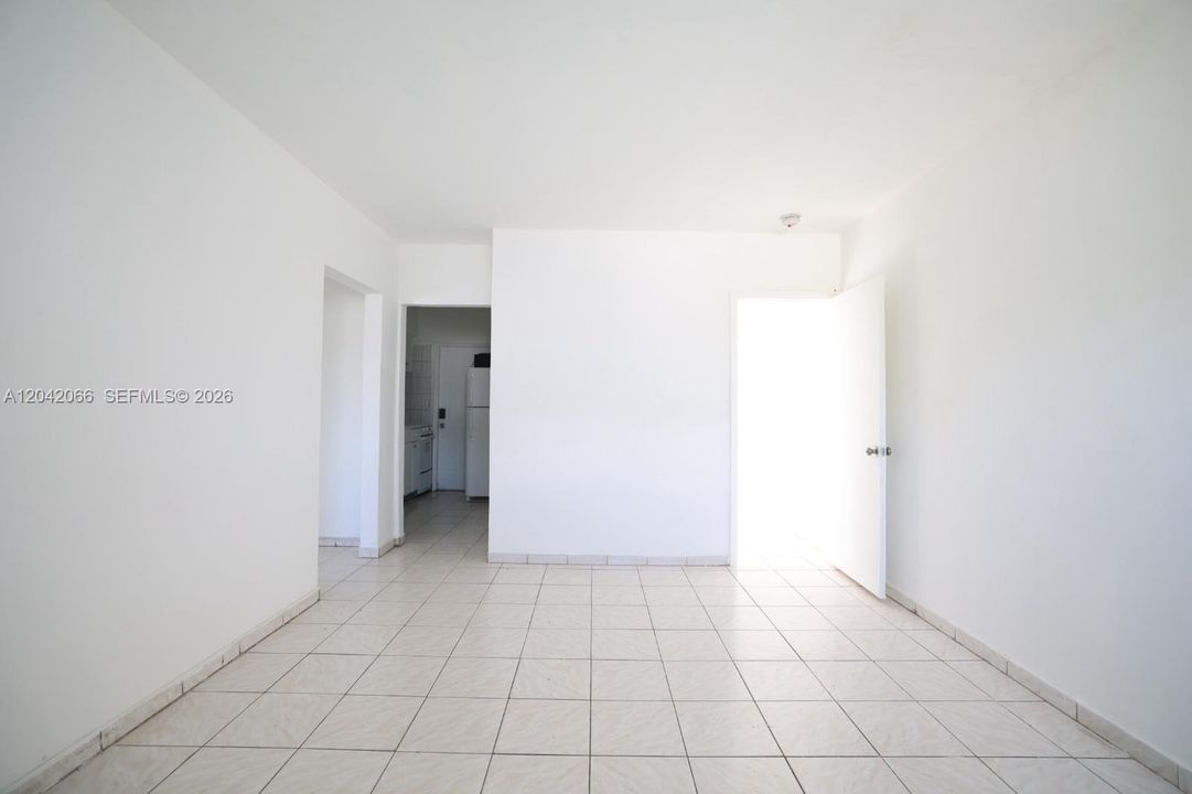 В аренду: $1,850 (2 спален, 1 ванн, 800 Квадратных фут)