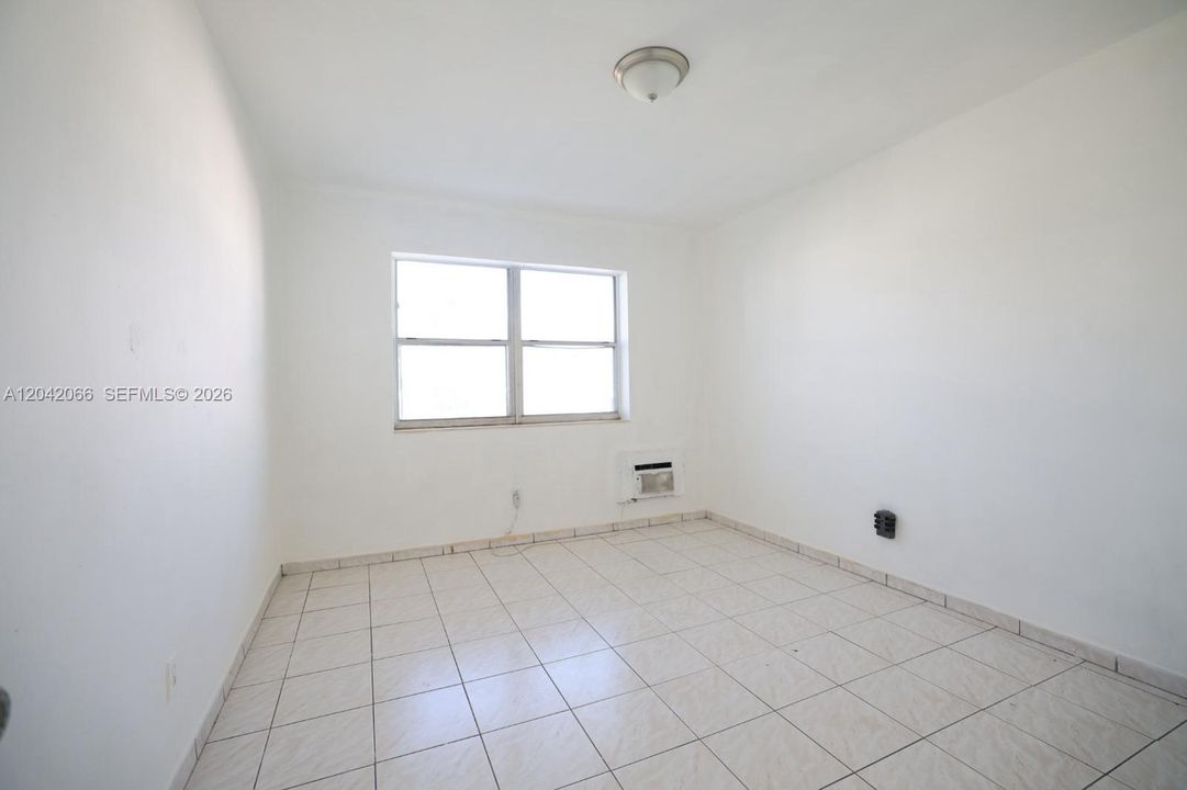В аренду: $1,850 (2 спален, 1 ванн, 800 Квадратных фут)
