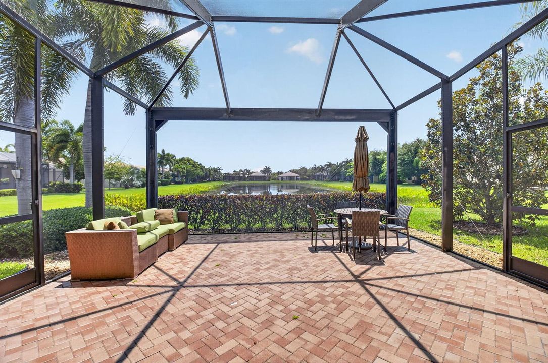 Screened-In Back Patio Lake View