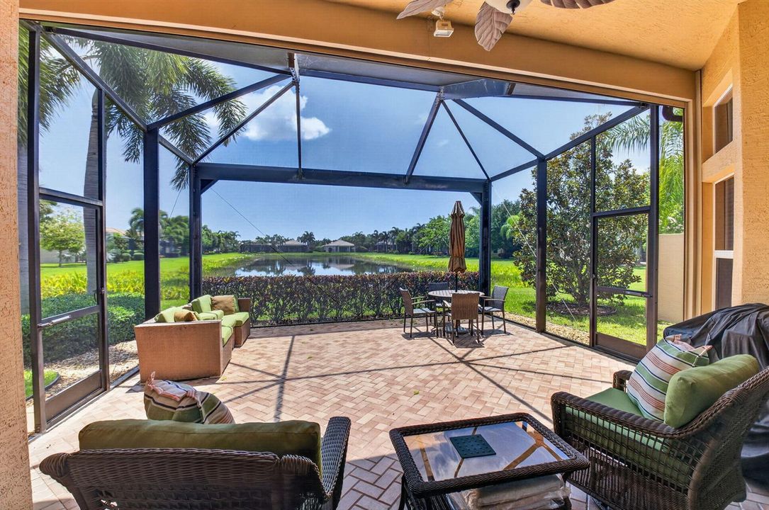 Screened-In Back Patio Lake View