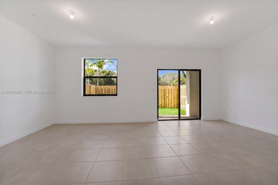 For Sale: $599,000 (3 beds, 2 baths, 1756 Square Feet)