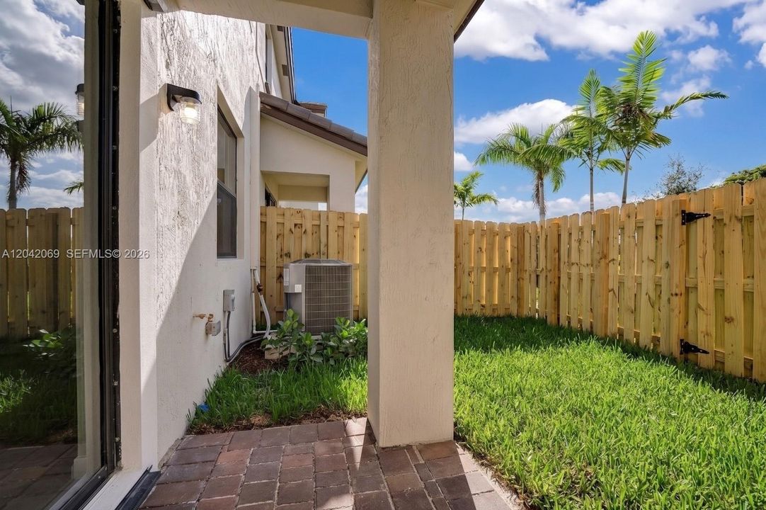 For Sale: $599,000 (3 beds, 2 baths, 1756 Square Feet)