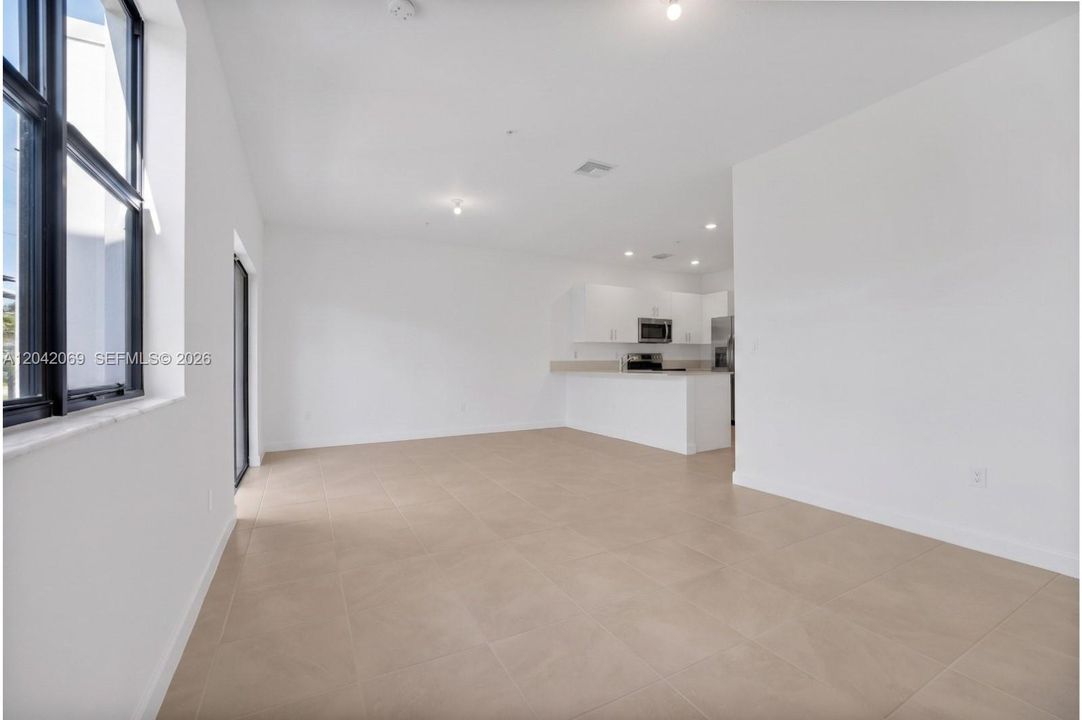 For Sale: $599,000 (3 beds, 2 baths, 1756 Square Feet)