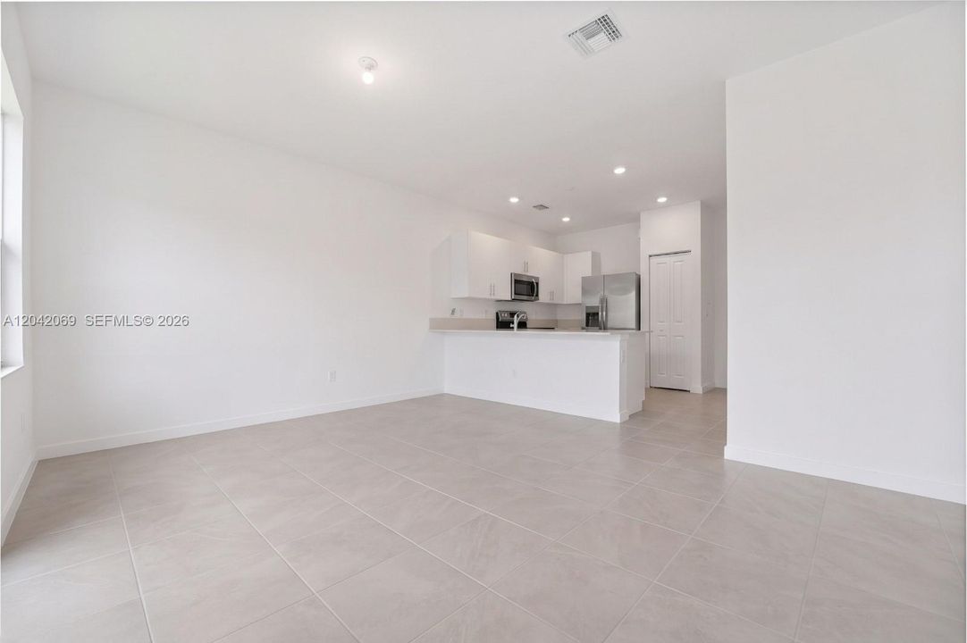 For Sale: $599,000 (3 beds, 2 baths, 1756 Square Feet)