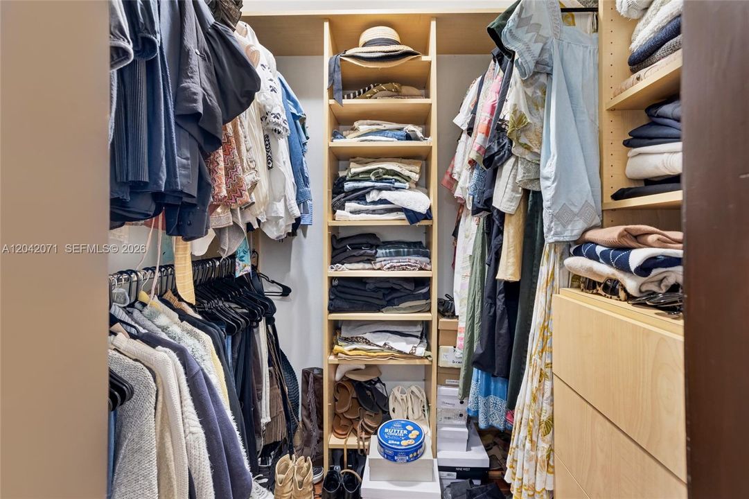 В аренду: $7,100 (3 спален, 3 ванн, 2329 Квадратных фут)