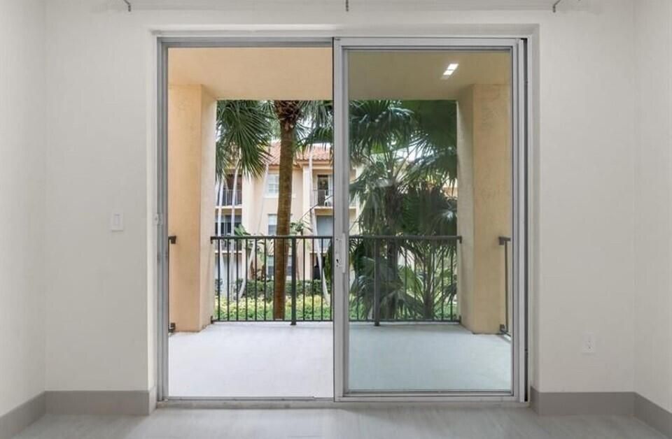 6 Balcony door