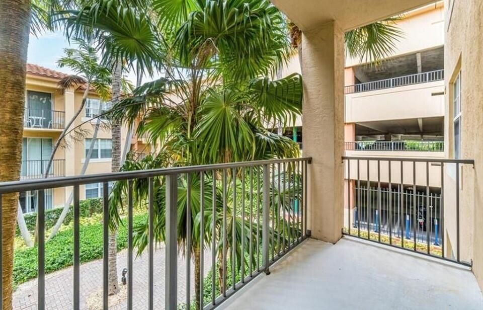 3 Balcony