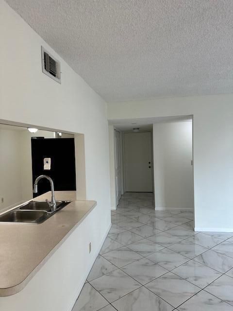 Dining area Directly off Kitchen