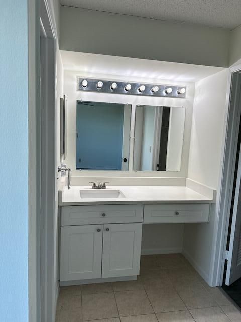 Master Vanity