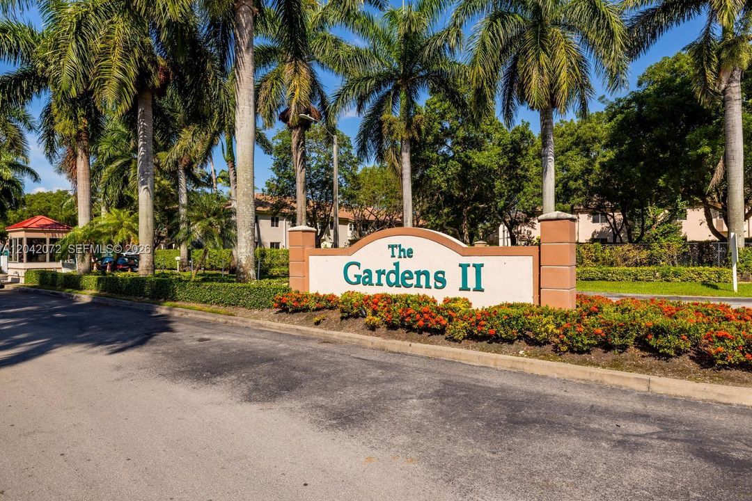 For Rent: $1,900 (2 beds, 2 baths, 815 Square Feet)