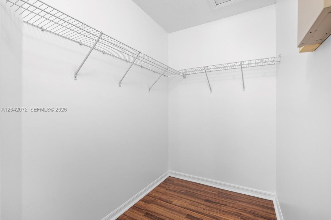 For Rent: $1,900 (2 beds, 2 baths, 815 Square Feet)