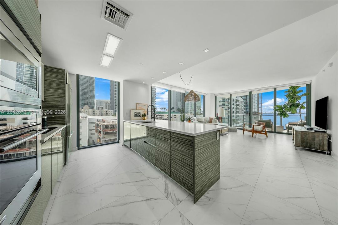 En Venta: $950,000 (2 camas, 2 baños, 1311 Pies cuadrados)