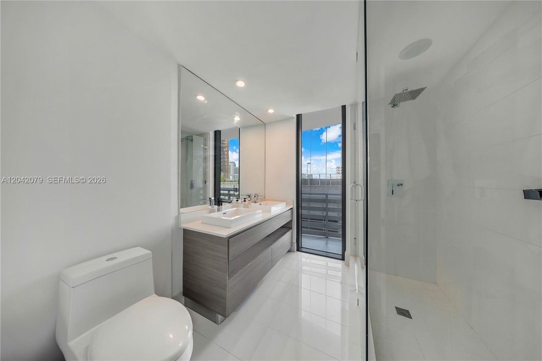 En Venta: $950,000 (2 camas, 2 baños, 1311 Pies cuadrados)