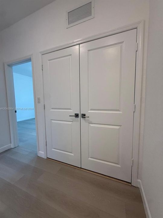 На продажу: $309,900 (3 спален, 2 ванн, 1466 Квадратных фут)