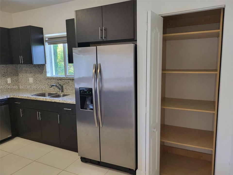 В аренду: $3,550 (3 спален, 2 ванн, 2948 Квадратных фут)