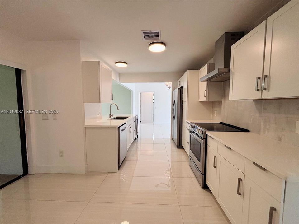 В аренду: $2,800 (3 спален, 2 ванн, 1739 Квадратных фут)