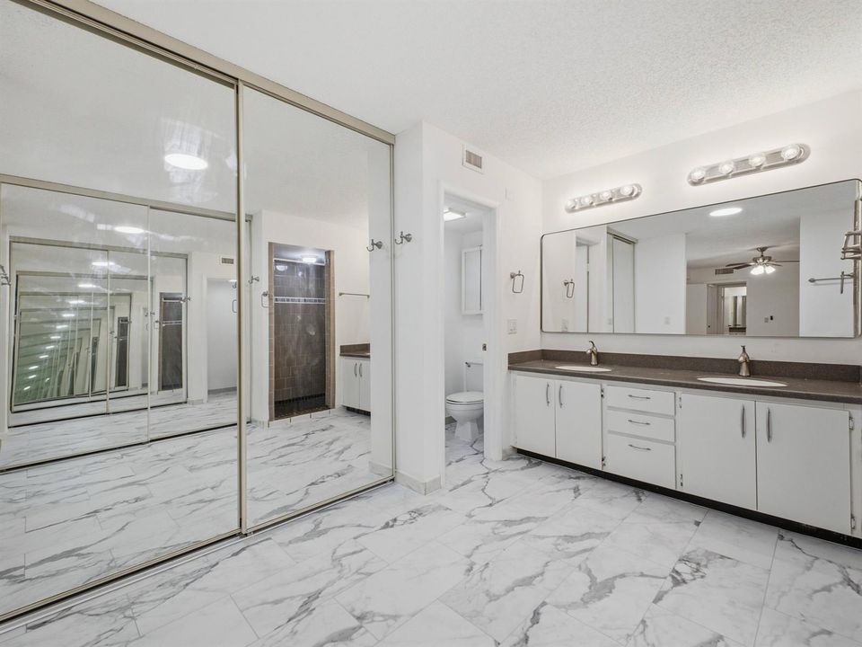 Primary_Bathroom_3