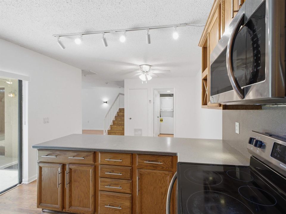 Kitchen_to_Dining