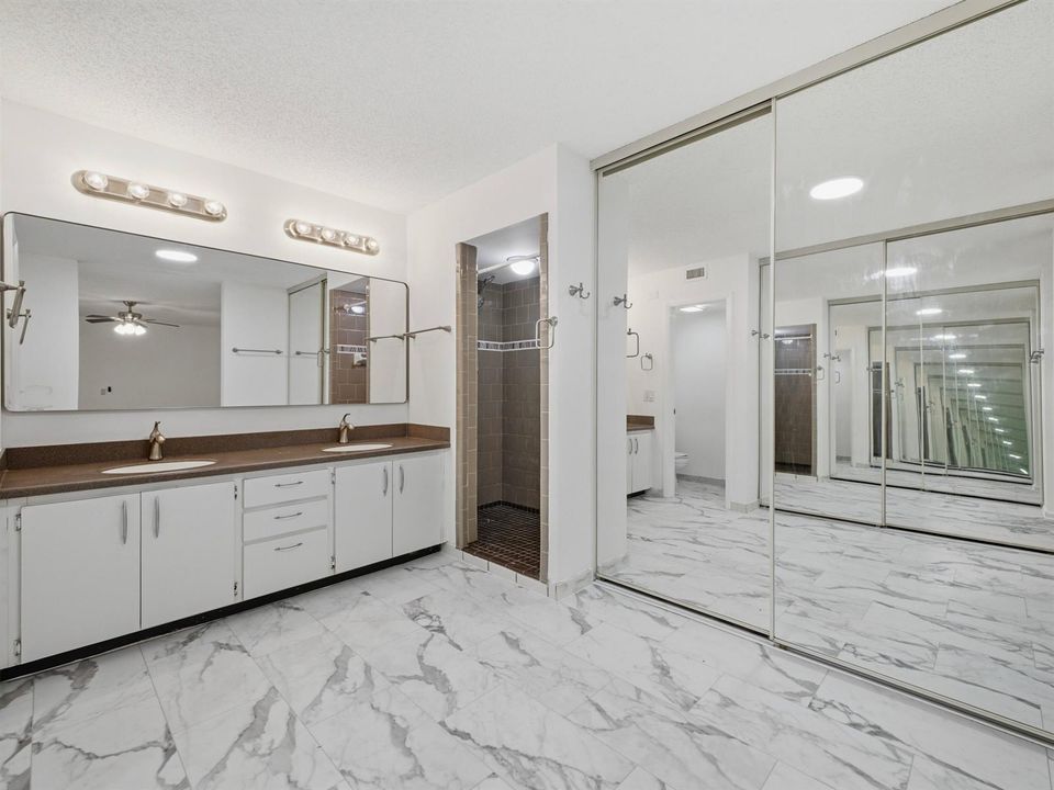 Primary_Bathroom_2