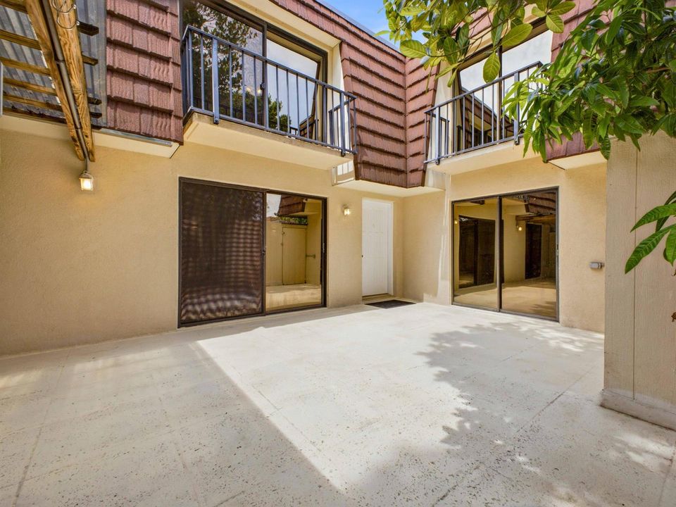 Courtyard_1