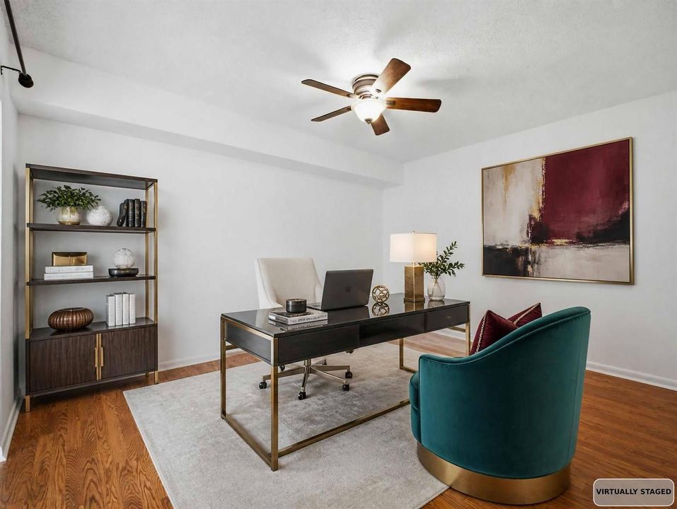 Home_Office_Staged