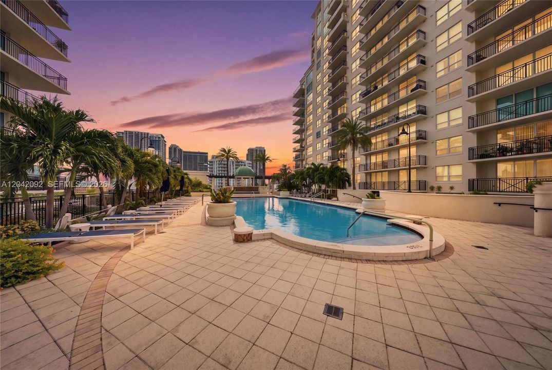 For Sale: $899,000 (3 beds, 2 baths, 1811 Square Feet)