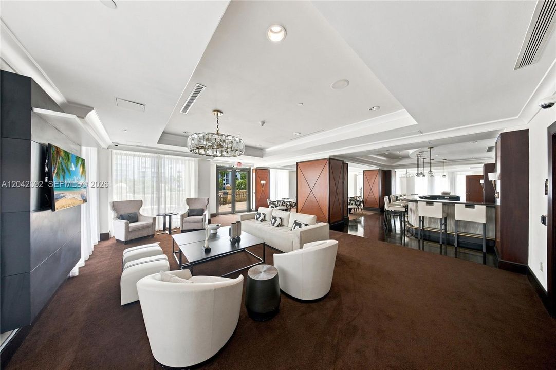 For Sale: $899,000 (3 beds, 2 baths, 1811 Square Feet)