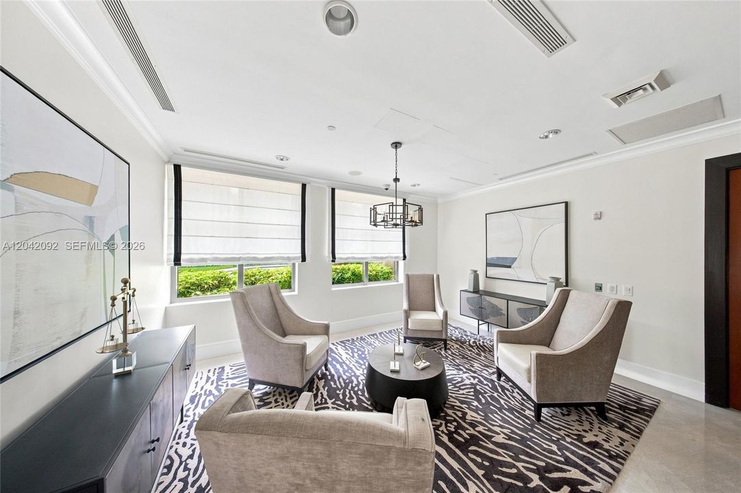 For Sale: $899,000 (3 beds, 2 baths, 1811 Square Feet)