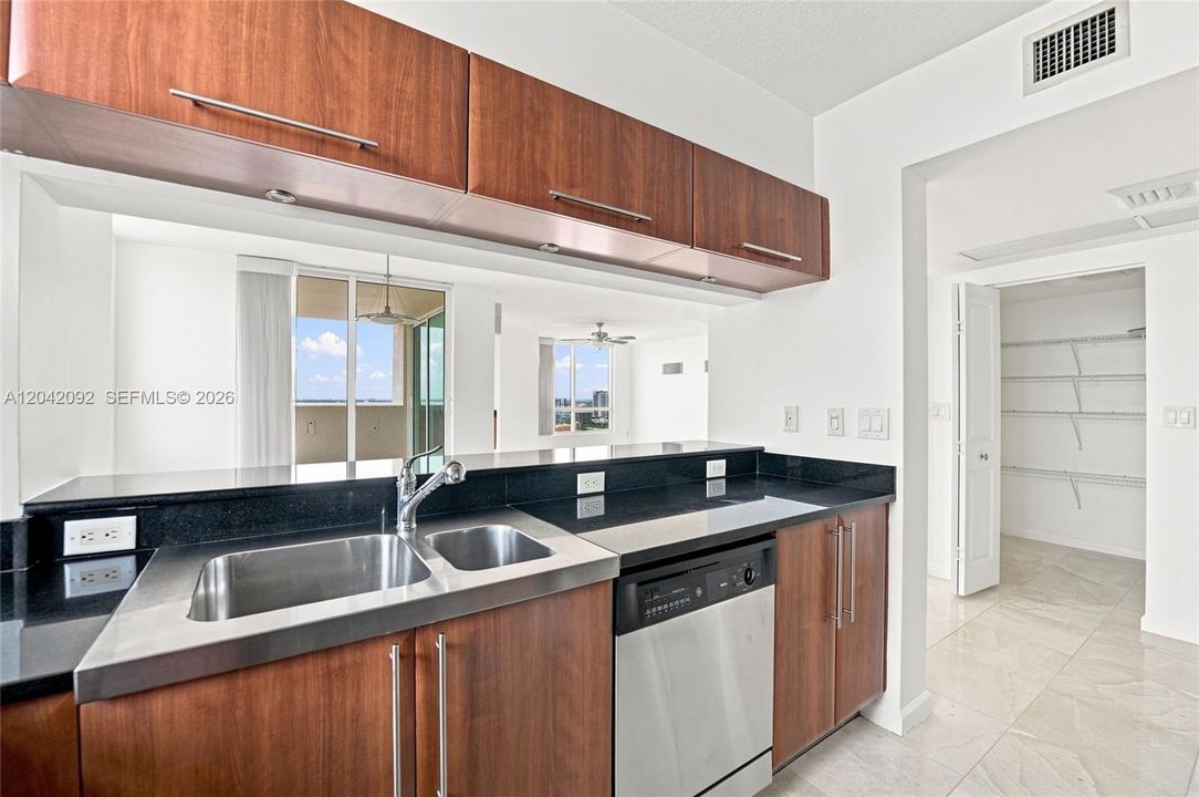 For Sale: $899,000 (3 beds, 2 baths, 1811 Square Feet)
