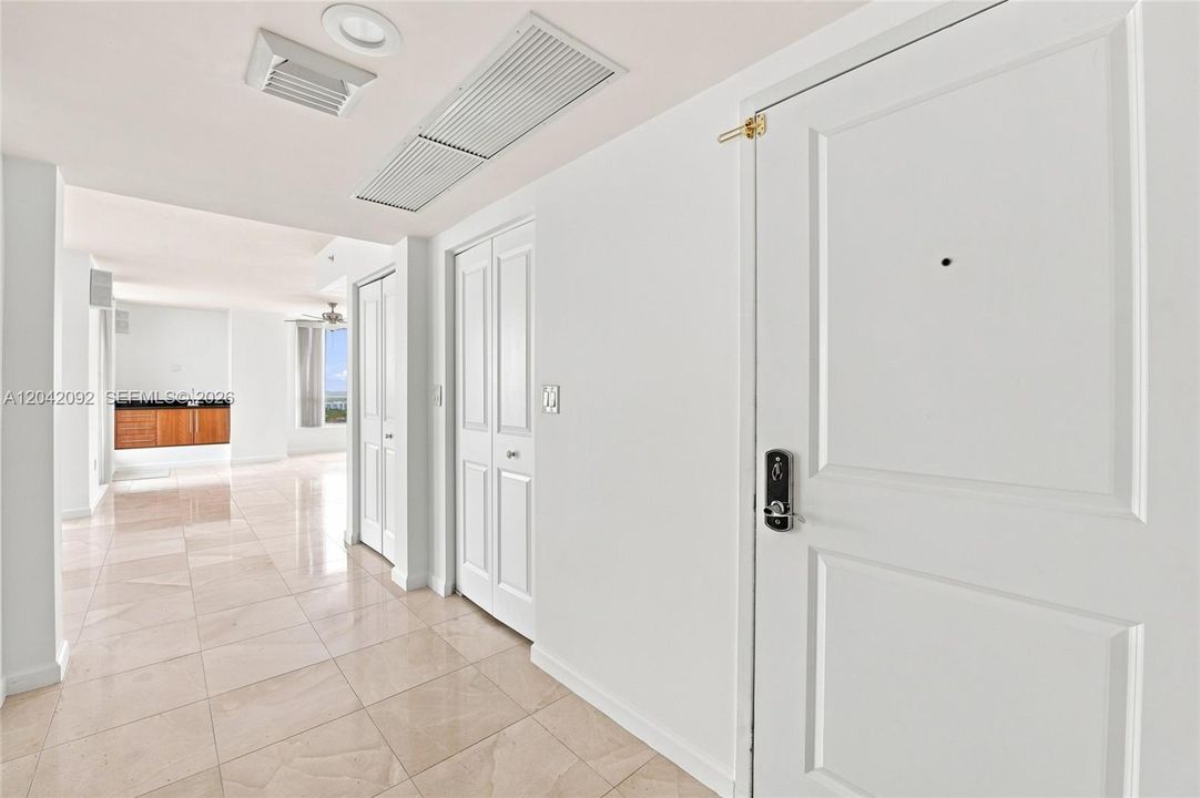 For Sale: $899,000 (3 beds, 2 baths, 1811 Square Feet)