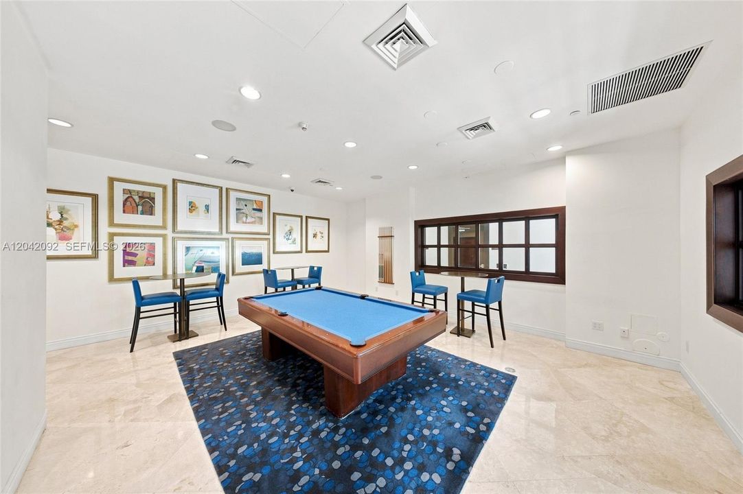 For Sale: $899,000 (3 beds, 2 baths, 1811 Square Feet)