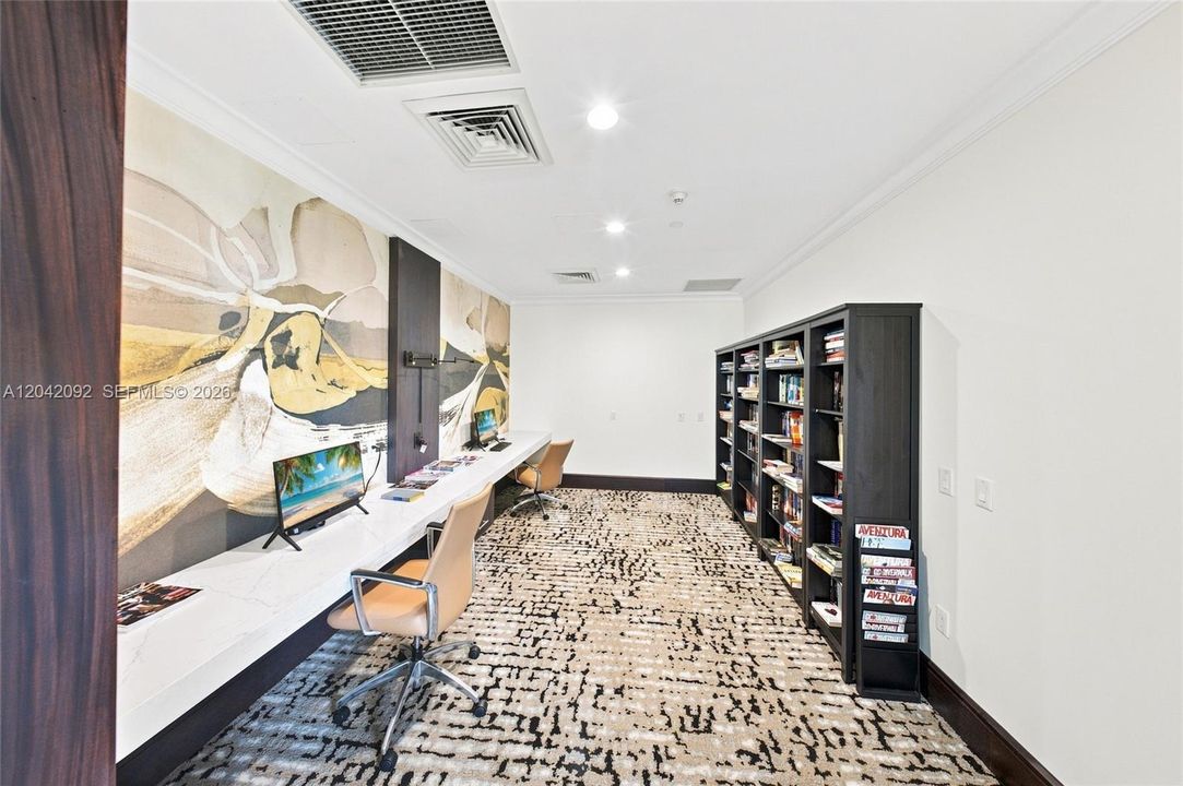 For Sale: $899,000 (3 beds, 2 baths, 1811 Square Feet)