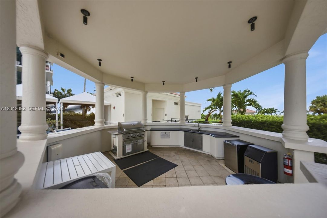 For Sale: $899,000 (3 beds, 2 baths, 1811 Square Feet)
