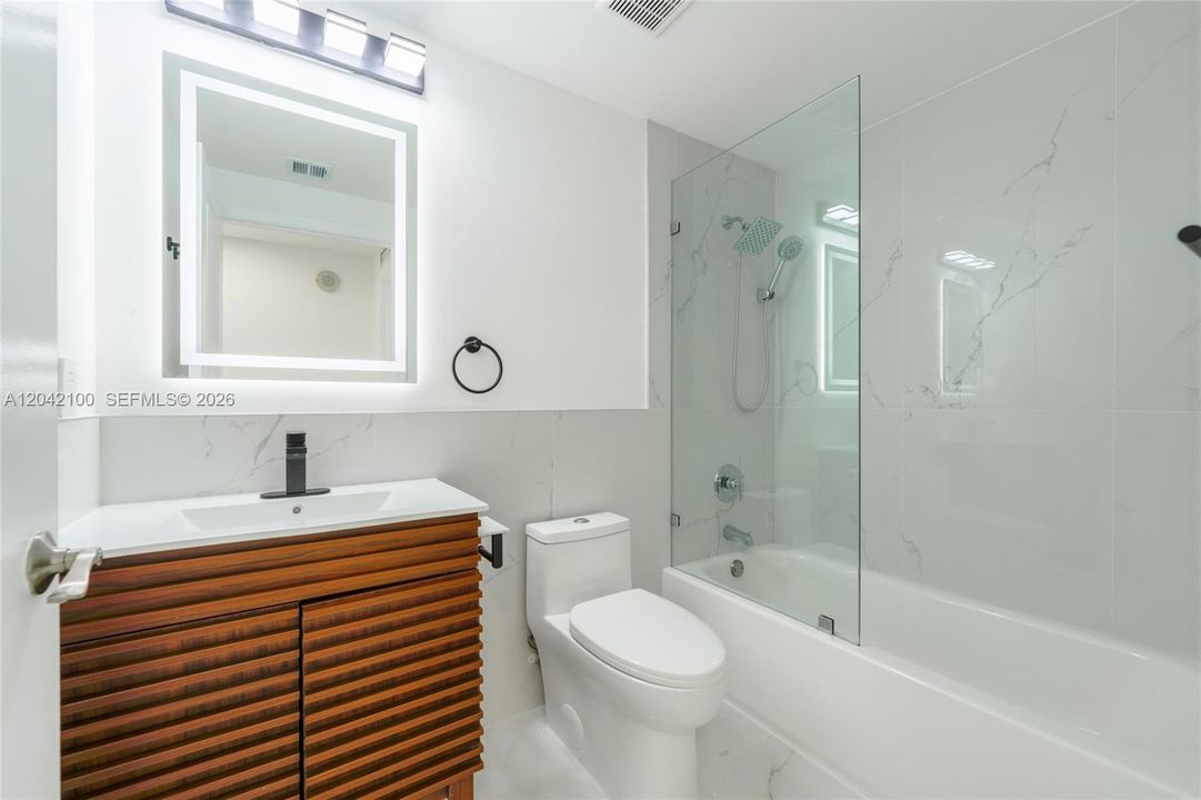 В аренду: $5,000 (3 спален, 2 ванн, 1336 Квадратных фут)