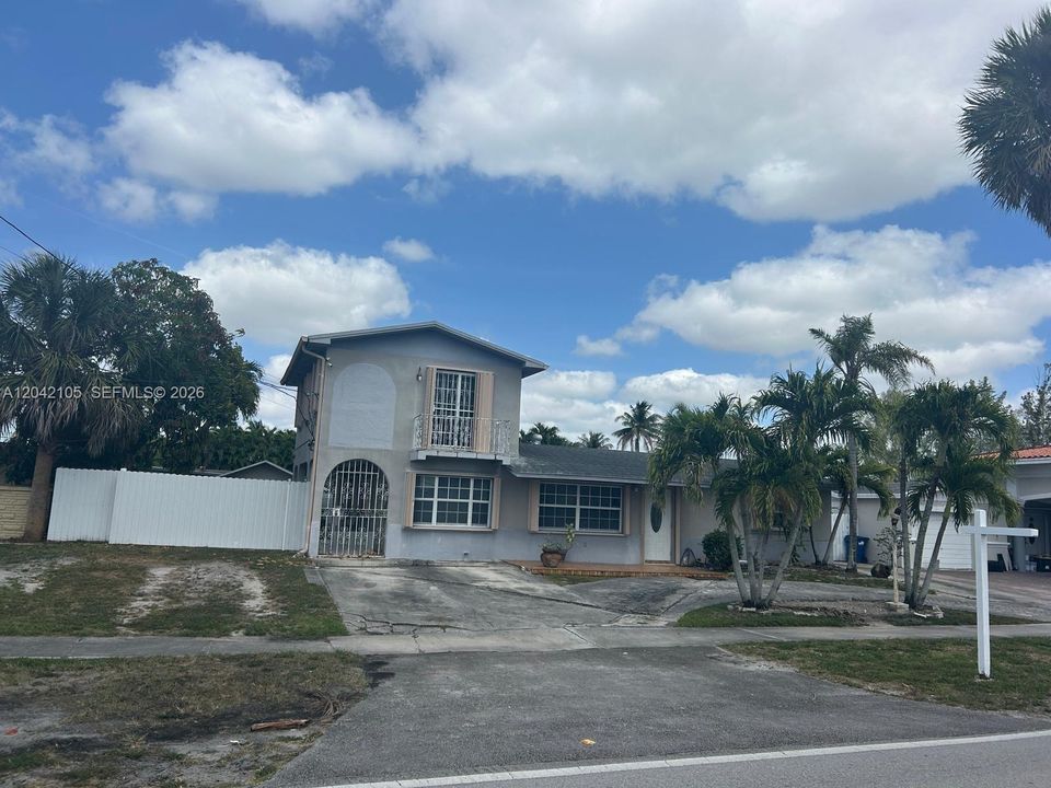 For Rent: $3,500 (3 beds, 2 baths, 2320 Square Feet)
