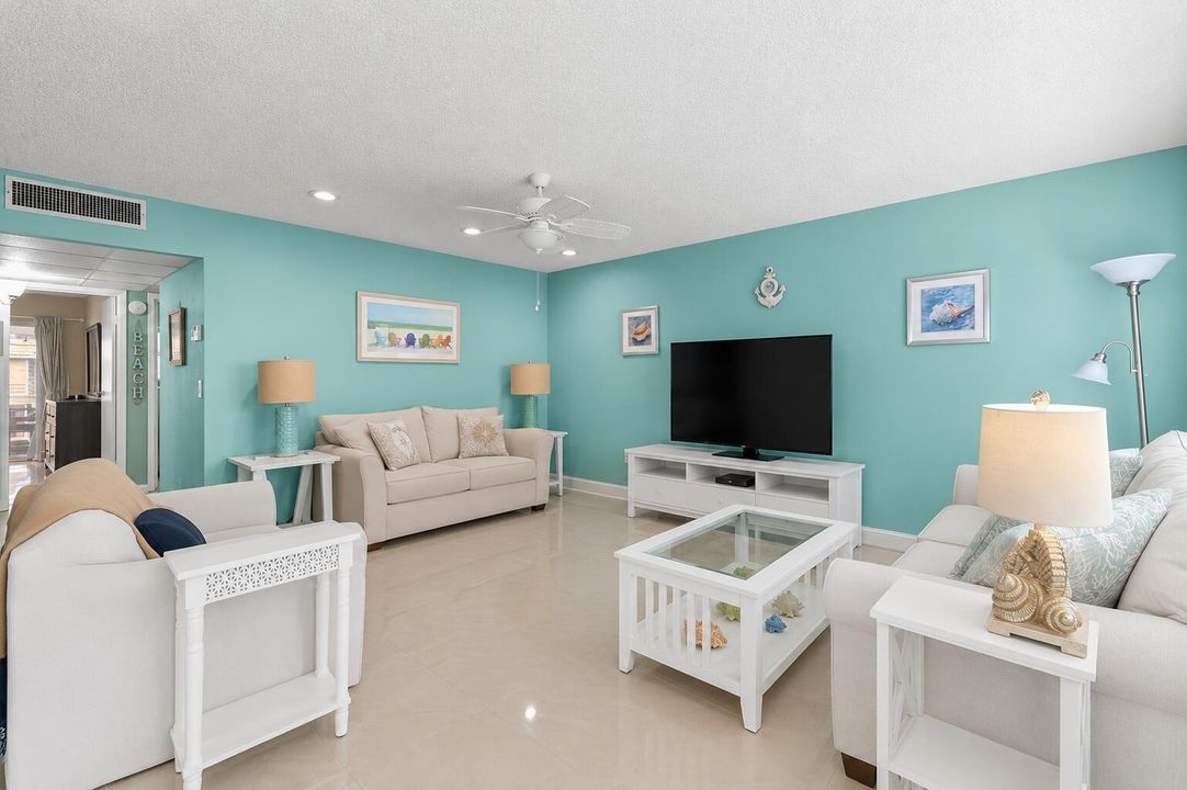 Spacious Living room
