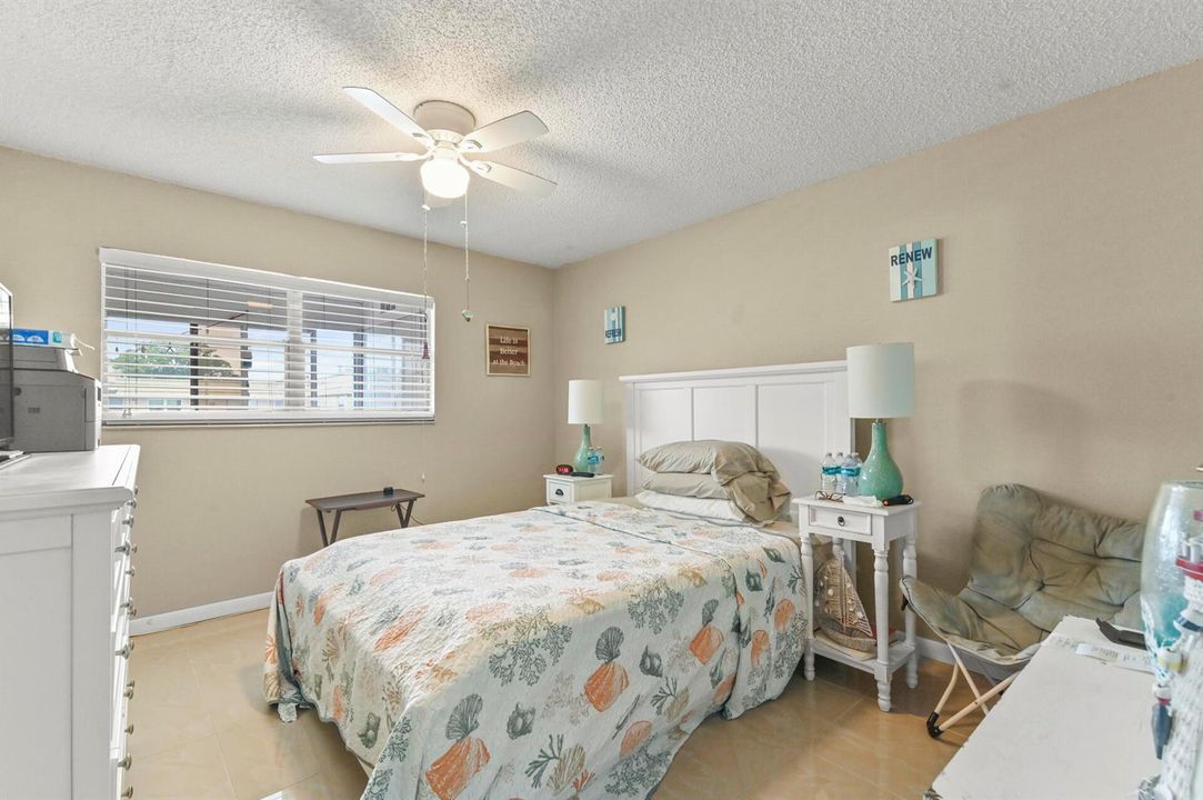 13 Bedroom 01