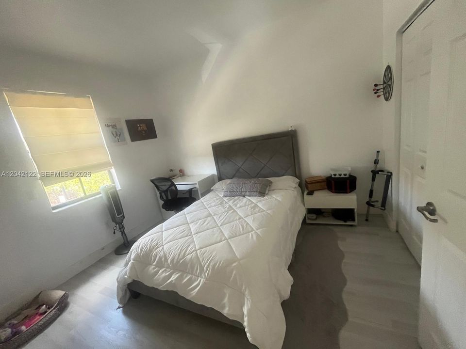 В аренду: $4,500 (4 спален, 2 ванн, 1821 Квадратных фут)